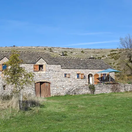 Maison 5 Personnes A Villeneuve Vebron